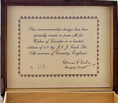 view of internal arrangements of this box