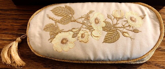 J & J Cash Glasses case